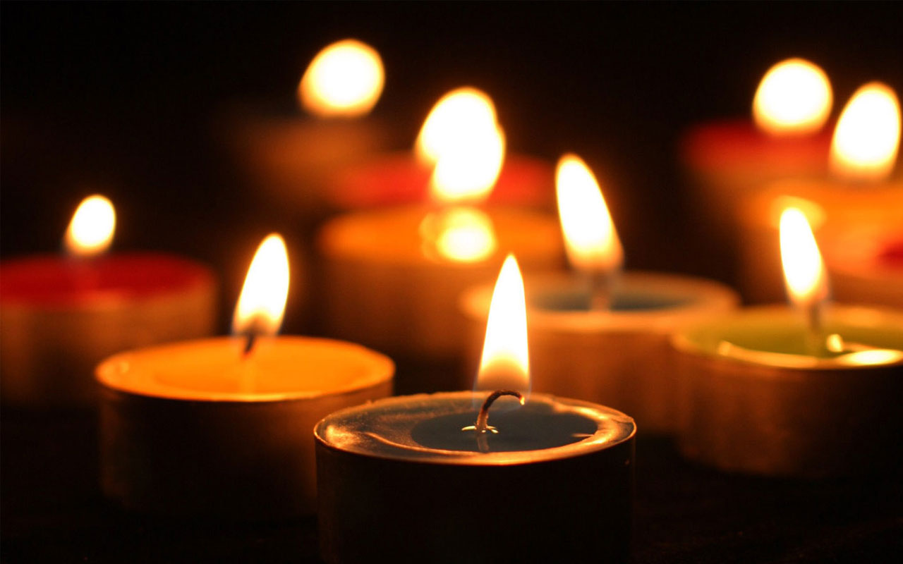 Picture showing lit candles
