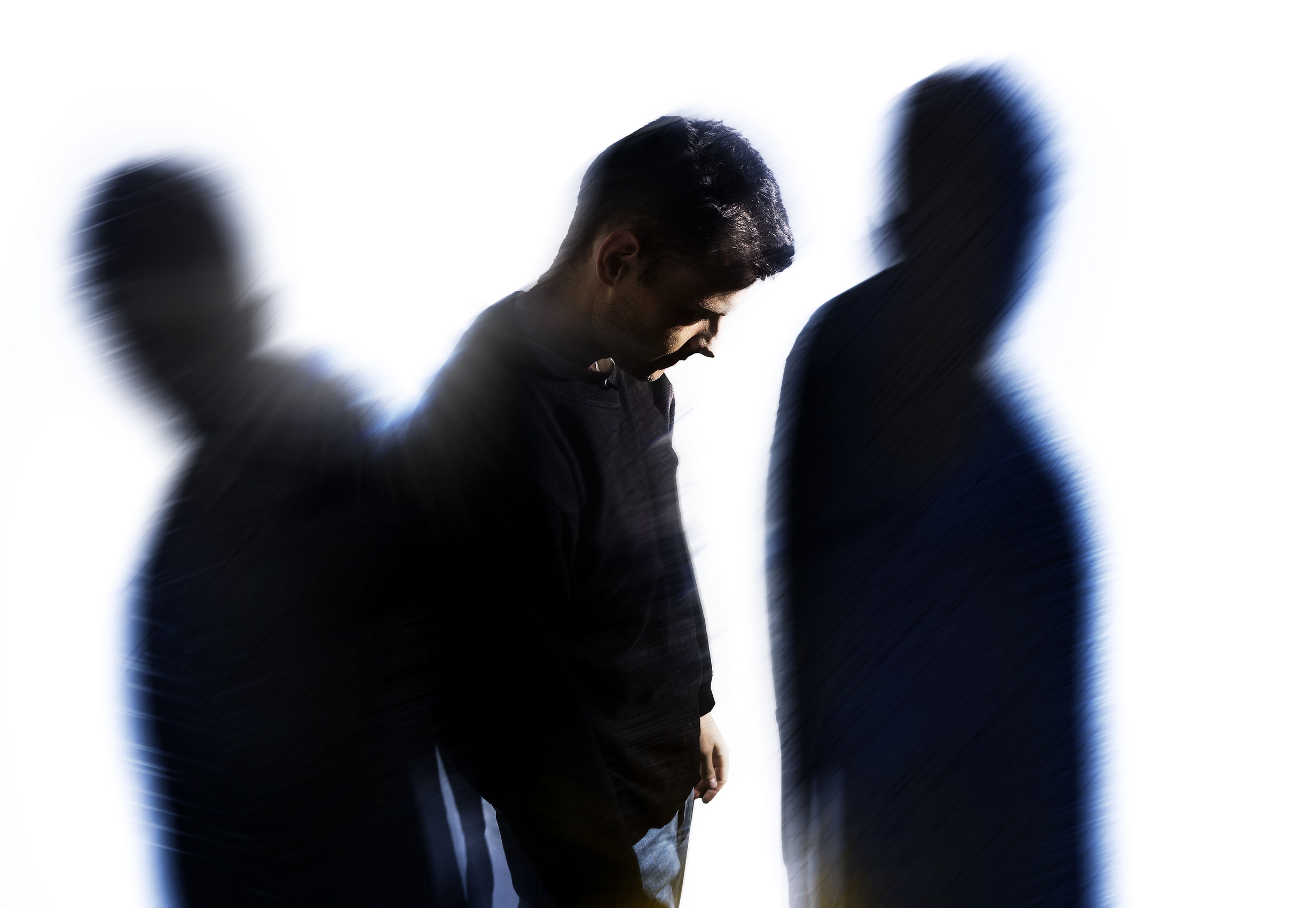 圖片:一位受困擾的男士 圖片:一位受困擾的男士